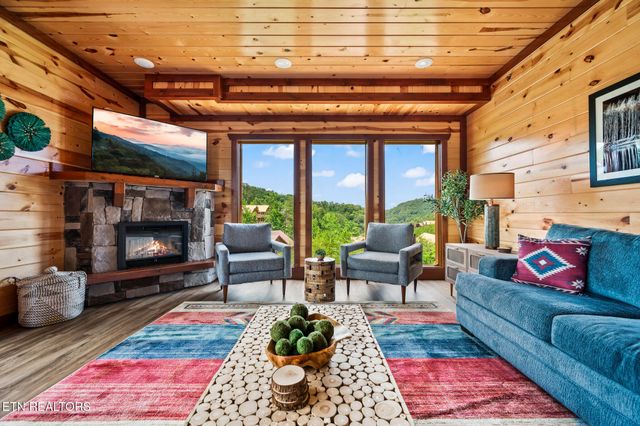 3303 Grace Way, Sevierville, TN 37876