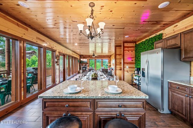 3303 Grace Way, Sevierville, TN 37876