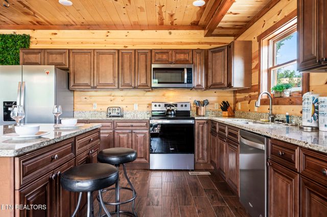 3303 Grace Way, Sevierville, TN 37876