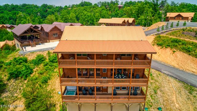 3303 Grace Way, Sevierville, TN 37876