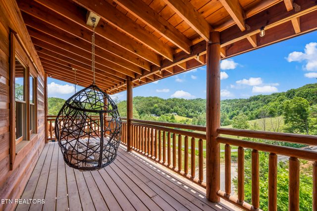3303 Grace Way, Sevierville, TN 37876