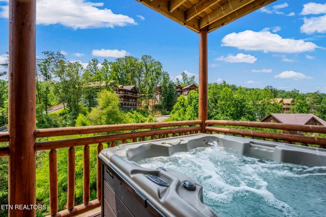 3303 Grace Way, Sevierville, TN 37876