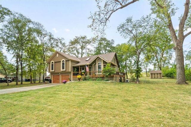 8910 Lexington Avenue, De Soto, KS 66018