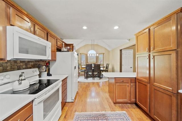 8910 Lexington Avenue, De Soto, KS 66018