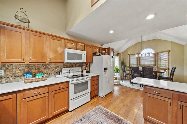 8910 Lexington Avenue, De Soto, KS 66018