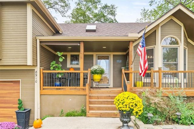 8910 Lexington Avenue, De Soto, KS 66018