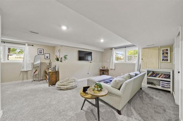 8910 Lexington Avenue, De Soto, KS 66018