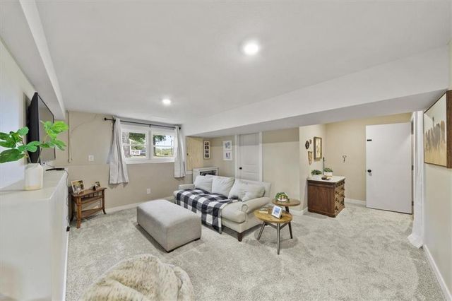 8910 Lexington Avenue, De Soto, KS 66018