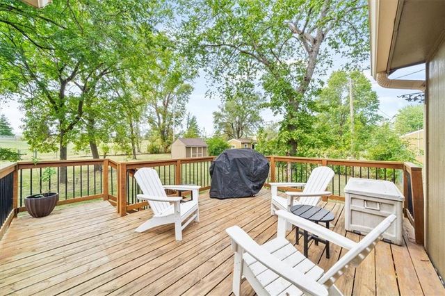 8910 Lexington Avenue, De Soto, KS 66018