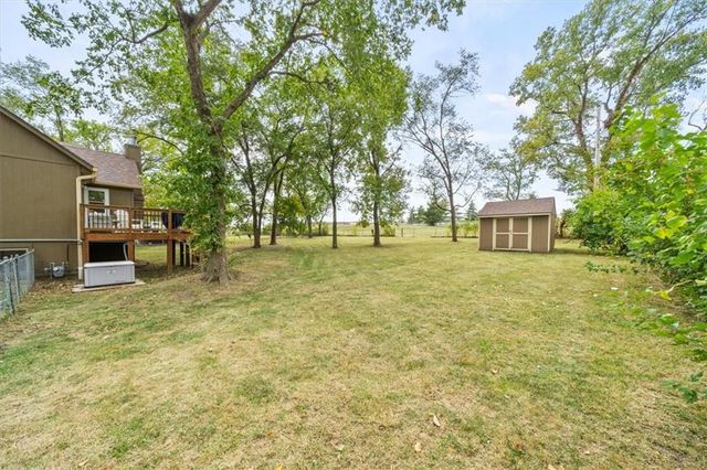 8910 Lexington Avenue, De Soto, KS 66018
