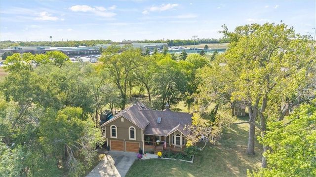 8910 Lexington Avenue, De Soto, KS 66018