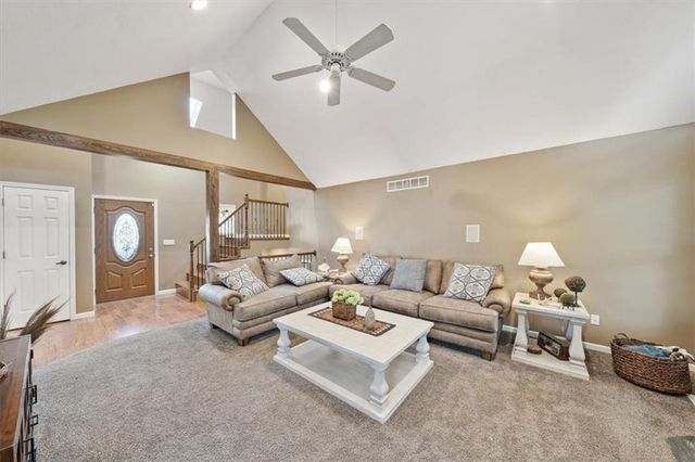 8910 Lexington Avenue, De Soto, KS 66018