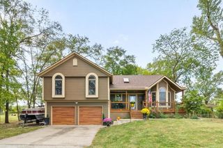 8910 Lexington Avenue, De Soto, KS 66018