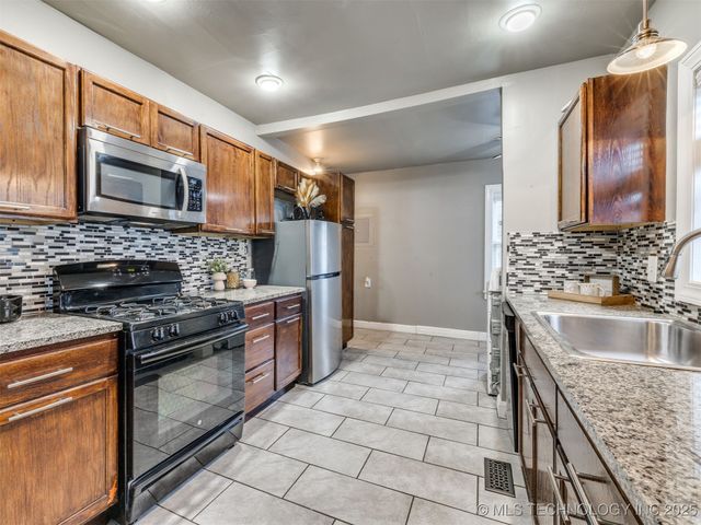 2432 N Boston Avenue, Tulsa, OK 74106