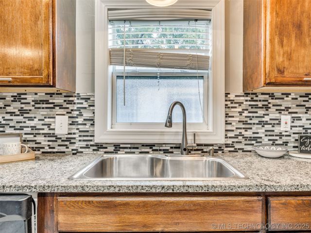 2432 N Boston Avenue, Tulsa, OK 74106