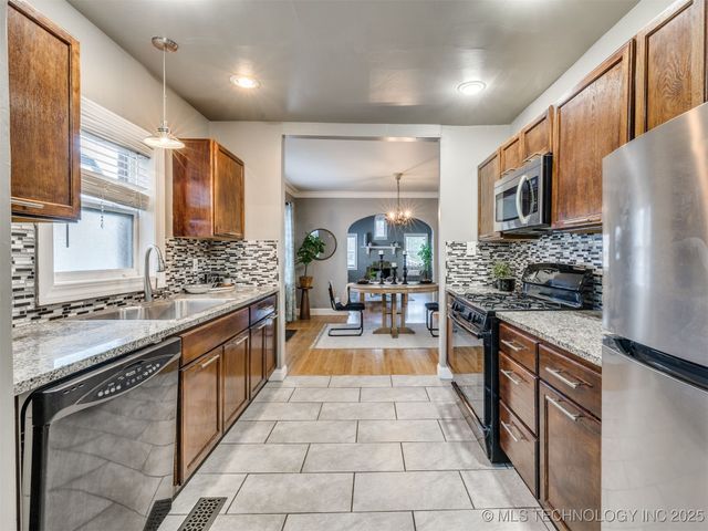 2432 N Boston Avenue, Tulsa, OK 74106