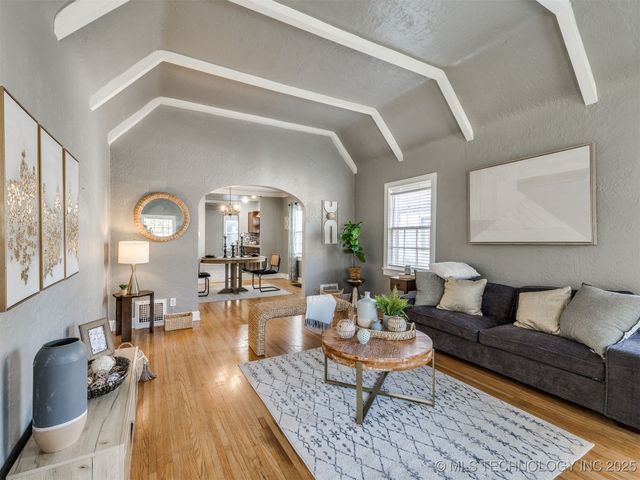 2432 N Boston Avenue, Tulsa, OK 74106