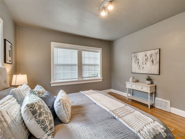 2432 N Boston Avenue, Tulsa, OK 74106