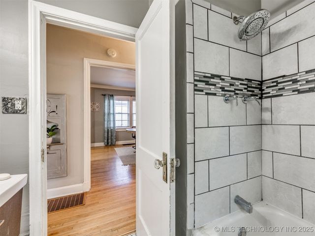 2432 N Boston Avenue, Tulsa, OK 74106