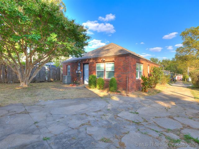 2432 N Boston Avenue, Tulsa, OK 74106