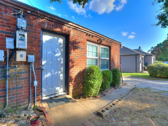 2432 N Boston Avenue, Tulsa, OK 74106