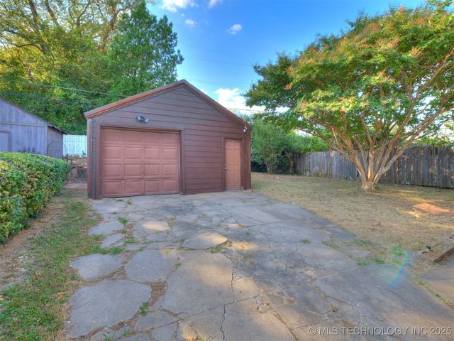 2432 N Boston Avenue, Tulsa, OK 74106