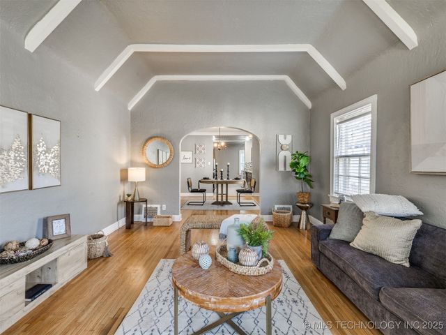 2432 N Boston Avenue, Tulsa, OK 74106