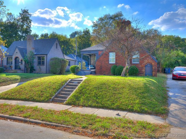 2432 N Boston Avenue, Tulsa, OK 74106