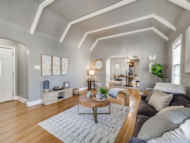 2432 N Boston Avenue, Tulsa, OK 74106