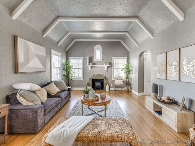 2432 N Boston Avenue, Tulsa, OK 74106