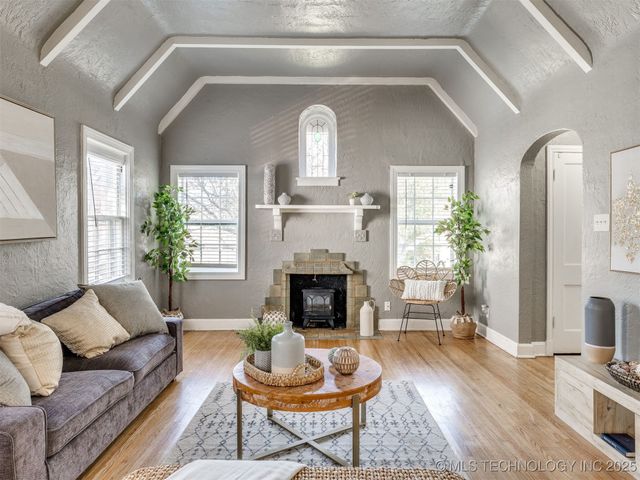 2432 N Boston Avenue, Tulsa, OK 74106