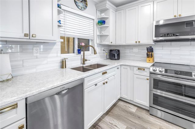 800 MADONNA BOULEVARD A, St Petersburg, FL 33715