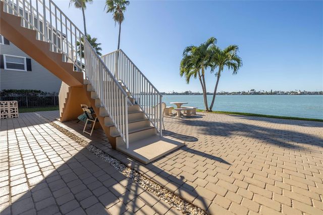 800 MADONNA BOULEVARD A, St Petersburg, FL 33715