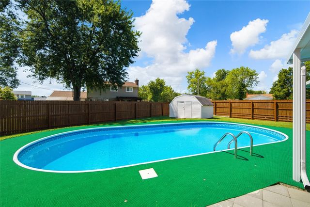 7028 Safari Drive, Huber Heights, OH 45424