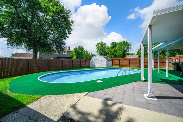 7028 Safari Drive, Huber Heights, OH 45424