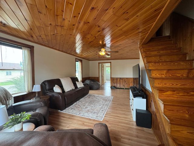 522 Court Avenue N, Sandstone, MN 55072