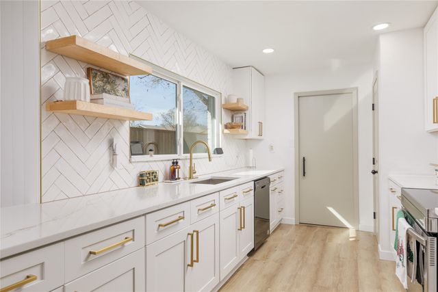 3835 Ruidosa Avenue, Dallas, TX 75228