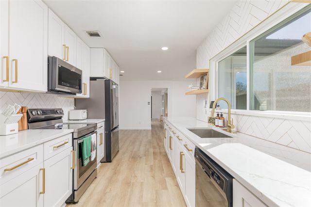 3835 Ruidosa Avenue, Dallas, TX 75228