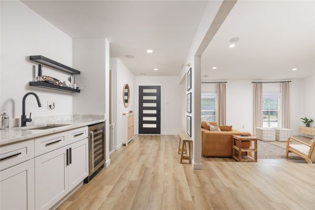 3835 Ruidosa Avenue, Dallas, TX 75228