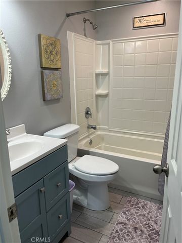 62 E Calle La Sombra, Camarillo, CA 93010