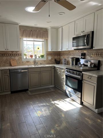62 E Calle La Sombra, Camarillo, CA 93010