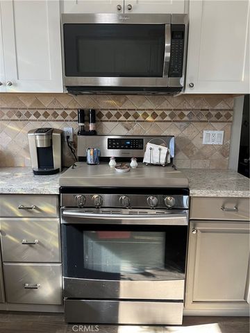62 E Calle La Sombra, Camarillo, CA 93010