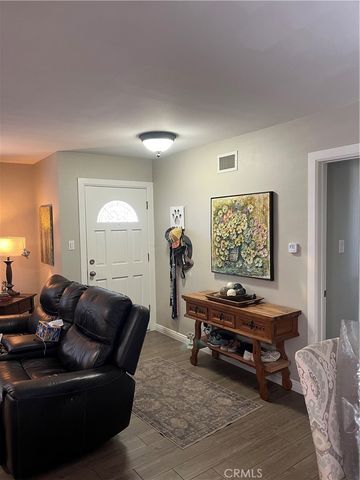 62 E Calle La Sombra, Camarillo, CA 93010
