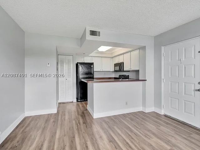 714 Executive Center Dr 28, West Palm Beach, FL 33401