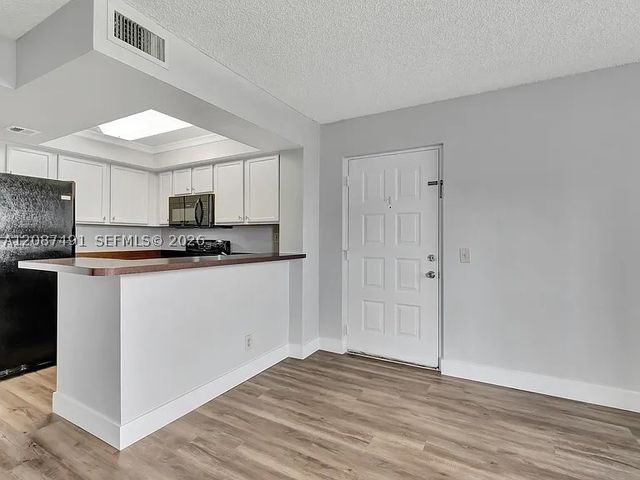 714 Executive Center Dr 28, West Palm Beach, FL 33401
