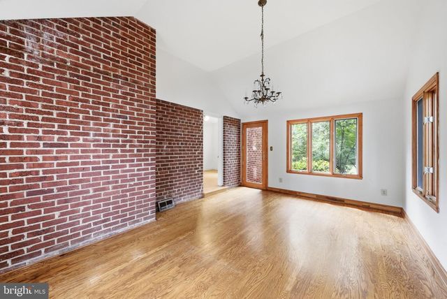 2510 N UPLAND ST, Arlington, VA 22207