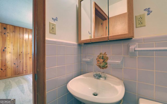 586 Collins Road, Toccoa, GA 30577