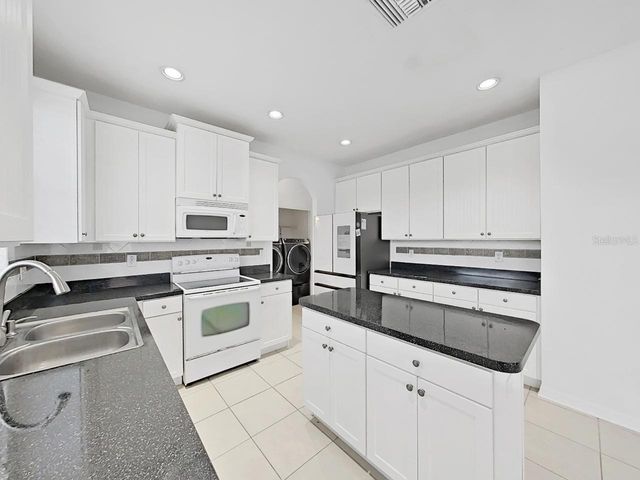 1834 RAVEN GLEN DRIVE, Ruskin, FL 33570