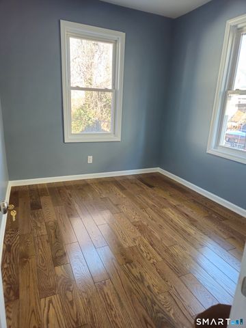 25 Lexington Street, Hamden, CT 06514