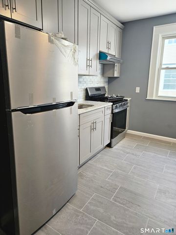 25 Lexington Street, Hamden, CT 06514